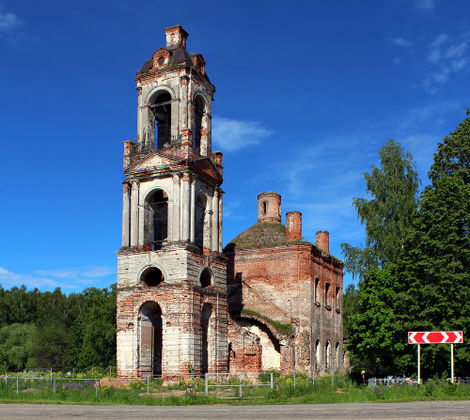 Храм в Семенкове.jpg