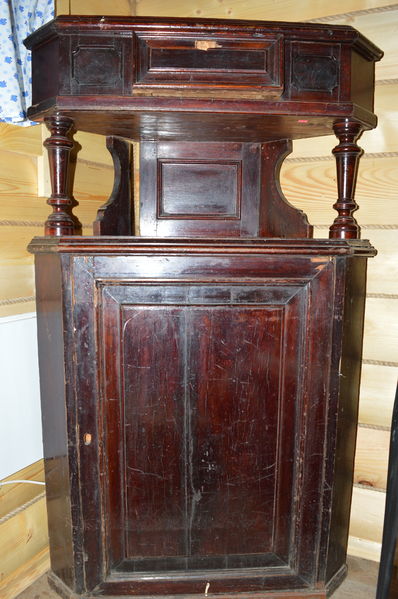 Файл:ГЯ ШМ Секретер 1.JPG